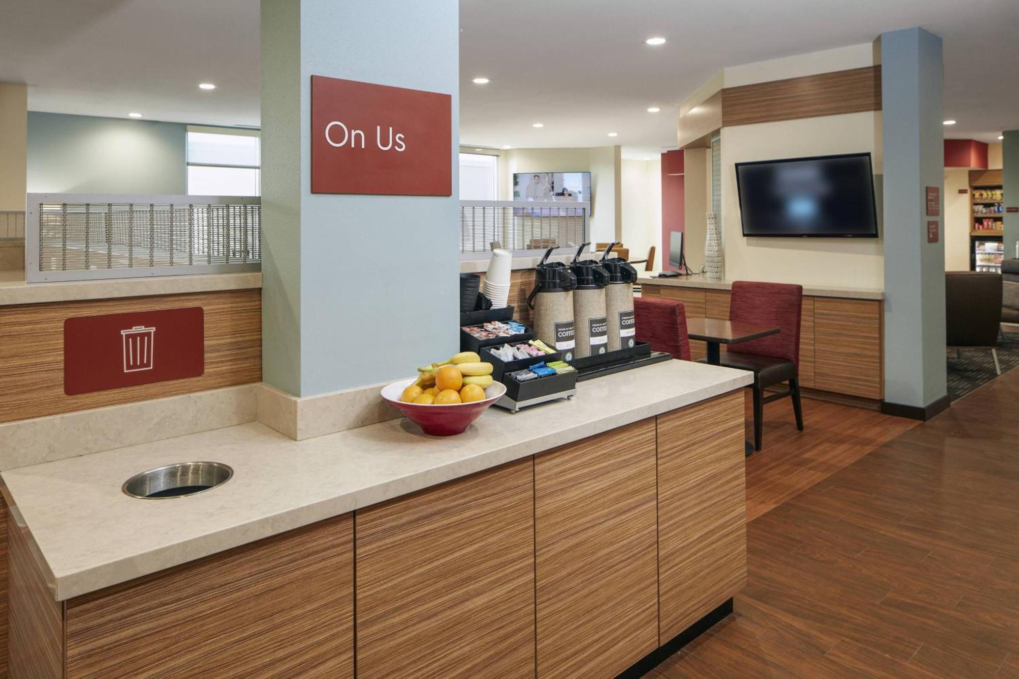 Towneplace Suites By Marriott Tampa South Екстериор снимка